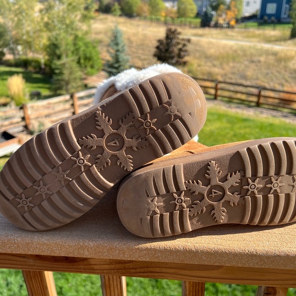 SO Fur Boots size 4 - Picture 5 of 6